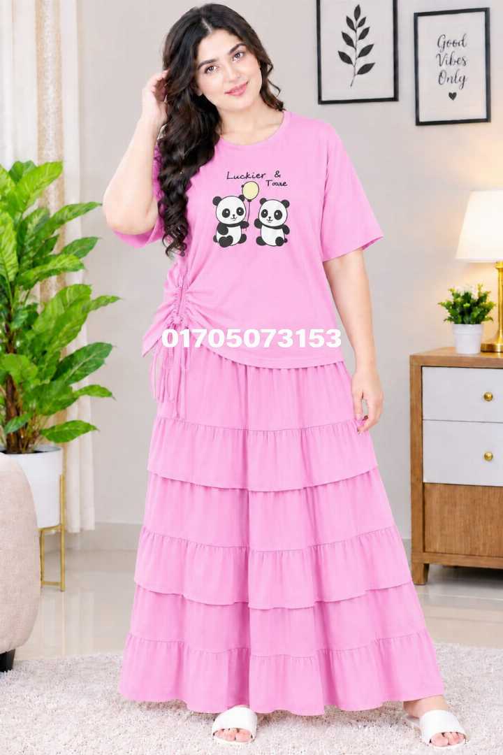 উন্নতমানের,স্কার্ট,এবং,টি-শার্ট,