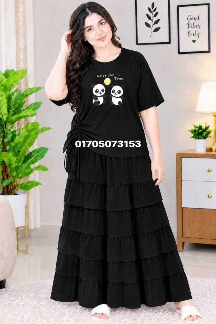 উন্নতমানের,স্কার্ট,এবং,টি-শার্ট,