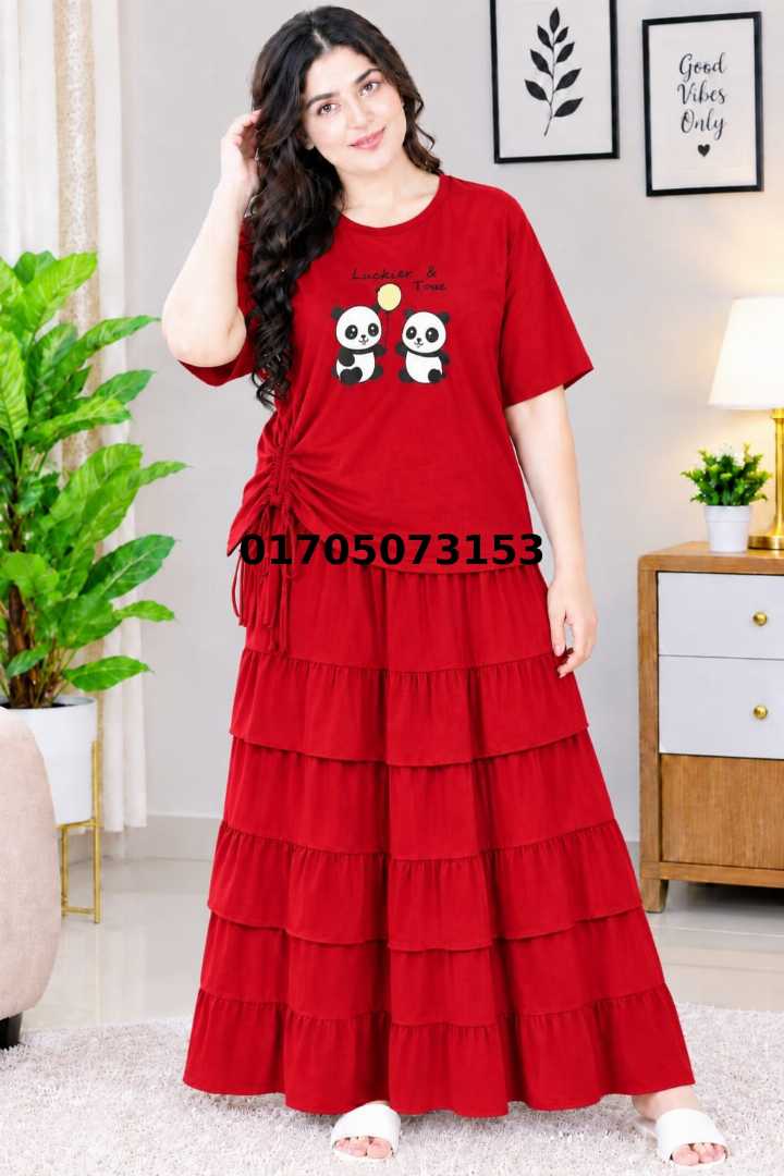 উন্নতমানের,স্কার্ট,এবং,টি-শার্ট,